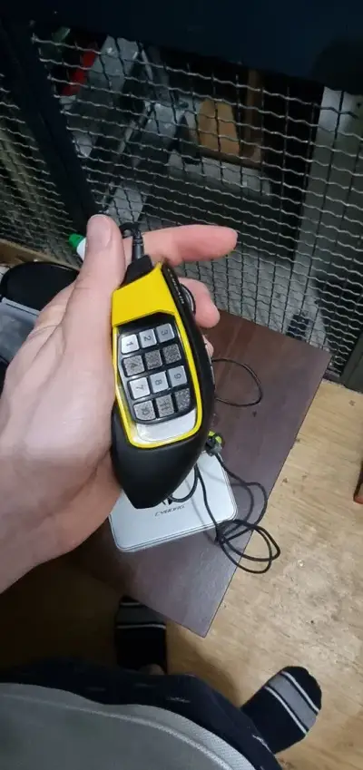 Corsair MMO myš