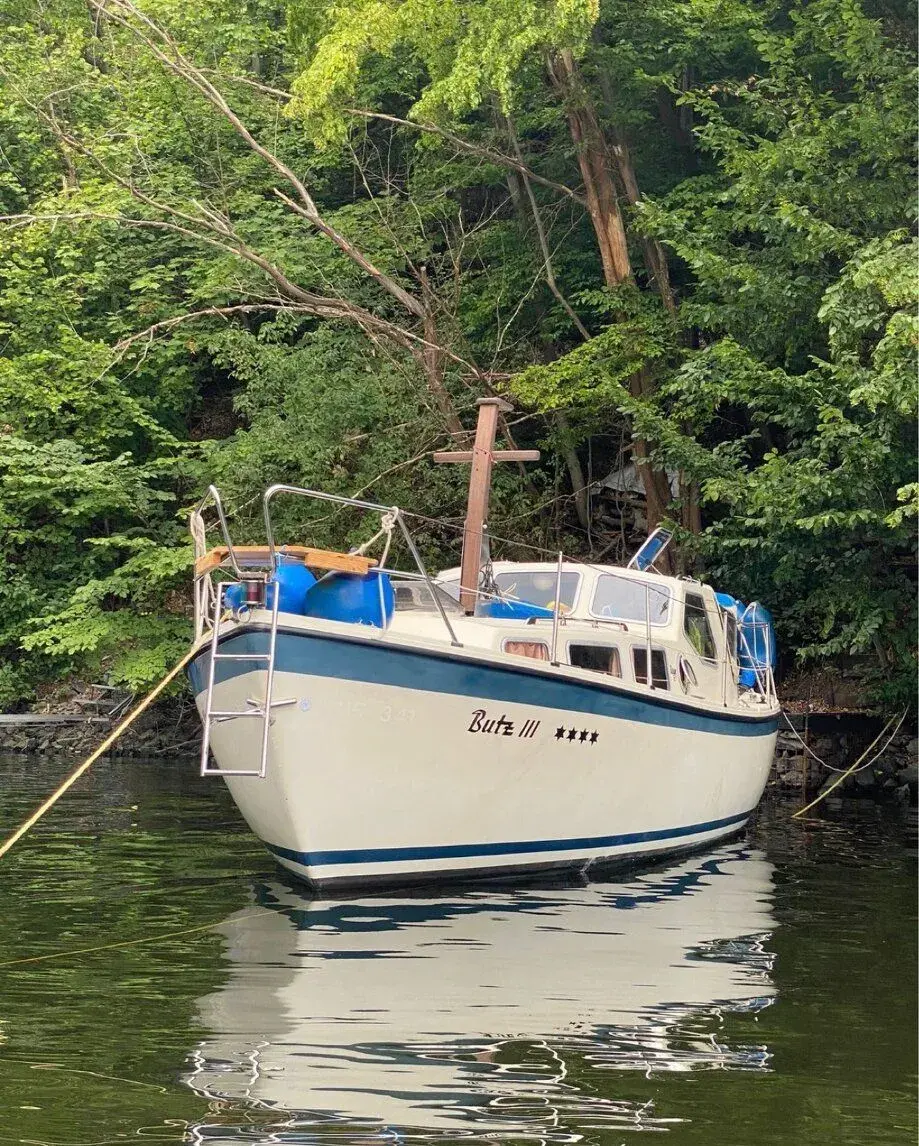 Motorsailer LM 27 Plachetnice, loď