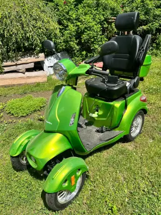 Nový elektrický čtyřkolový vozík Antun