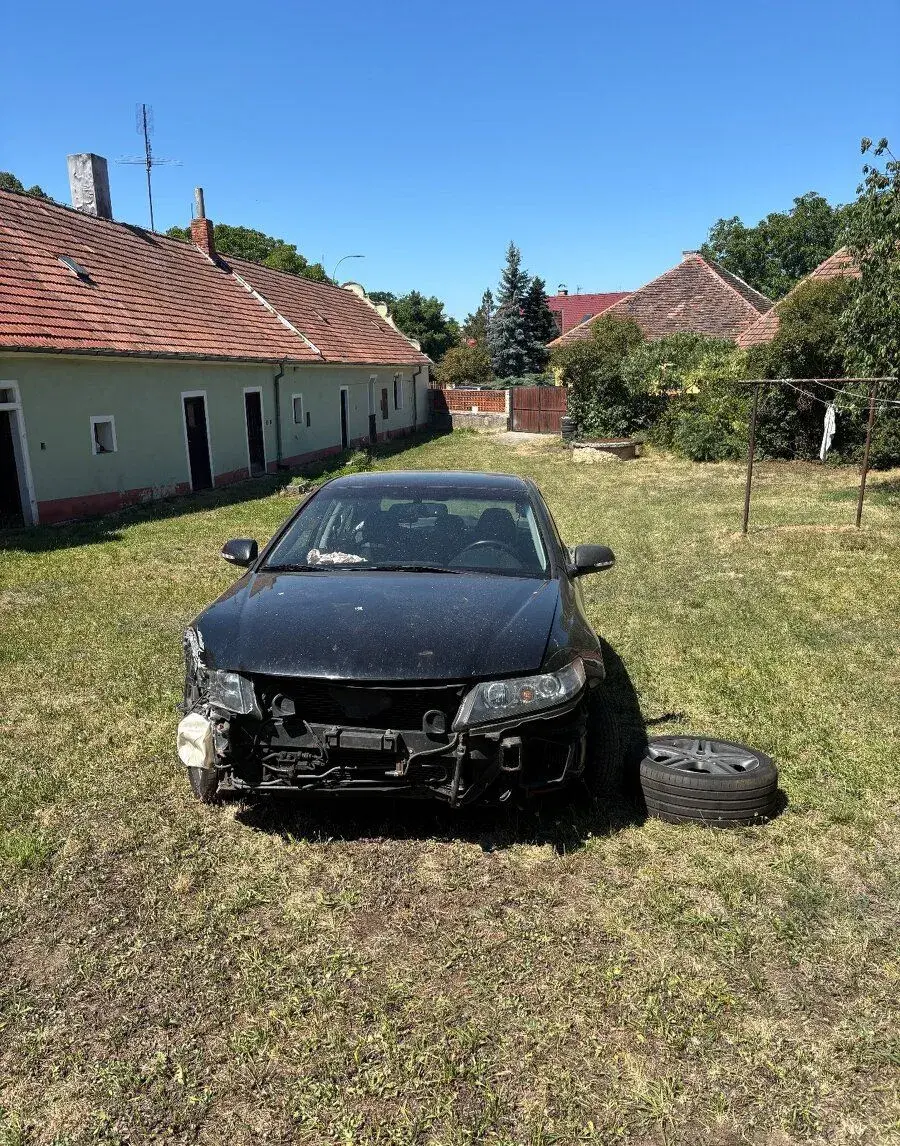 Honda accord – 2006, 305 000 km