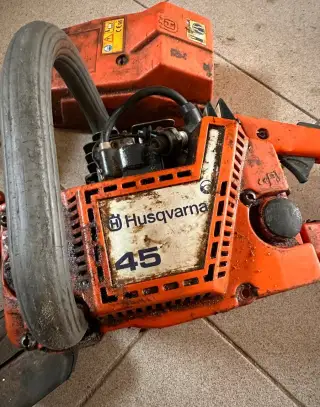 Husqvarna 45 na díly