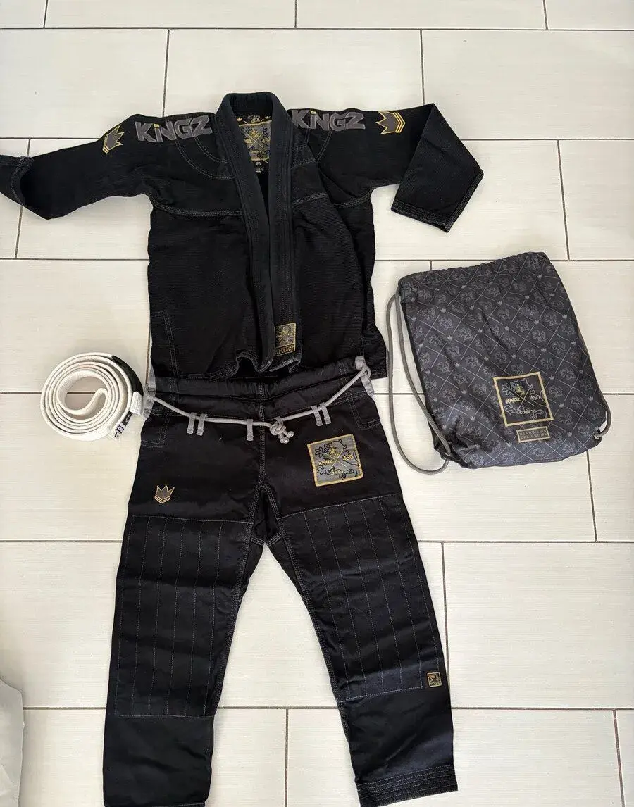 BJJ Kimono Kingz Černé Comp V5 450