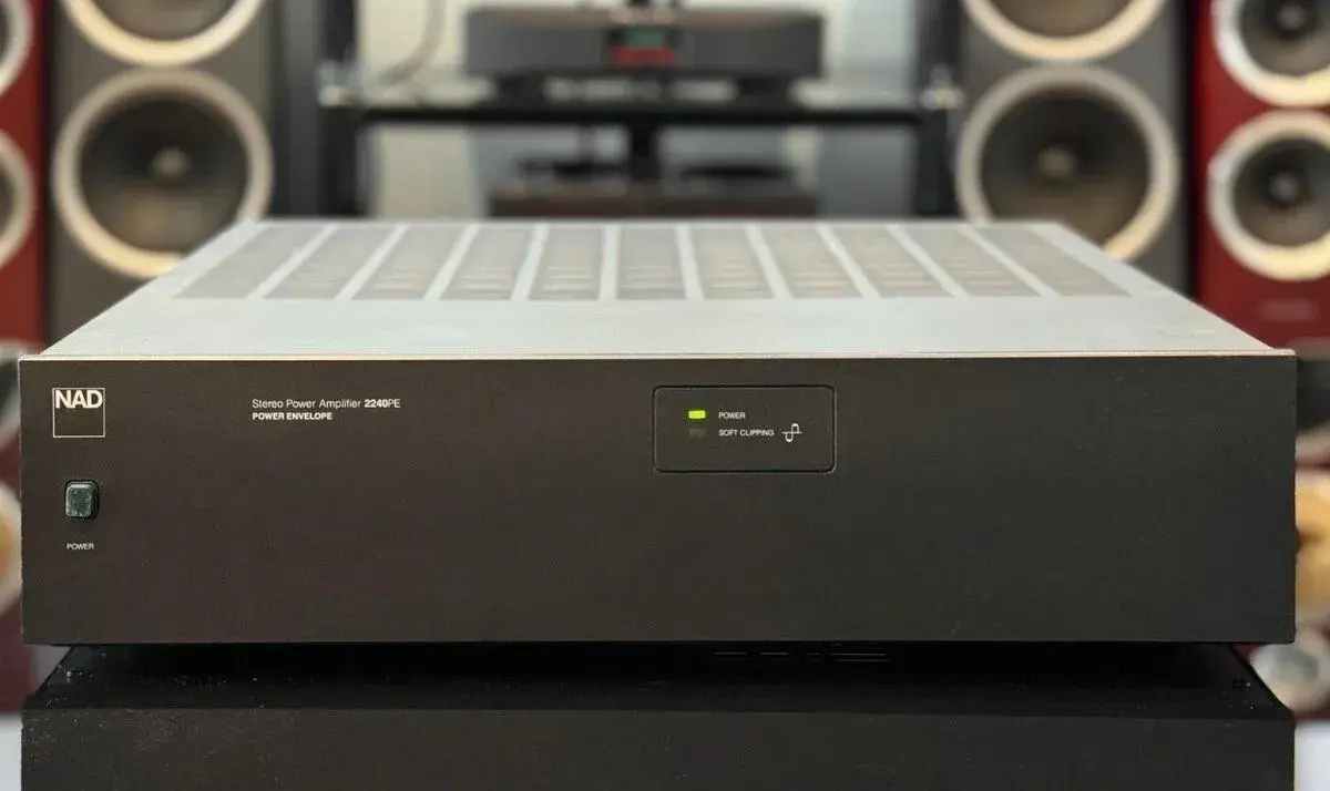 NAD 2240PE koncový zesilovač