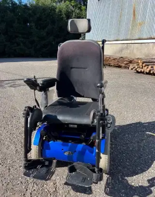Elektrický invalidní vozík QUICKIE