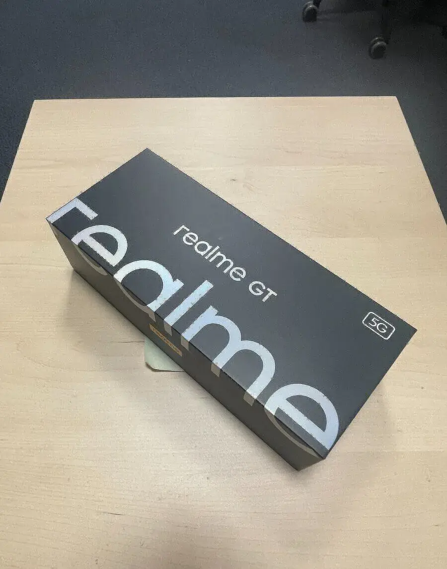 Mobilní telefon Realme GT 5G