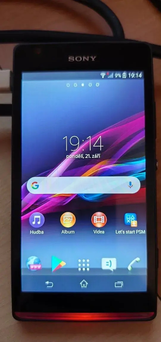 Sony Xperia SP (C5303) – skvělý stav, displej bez škrábanců