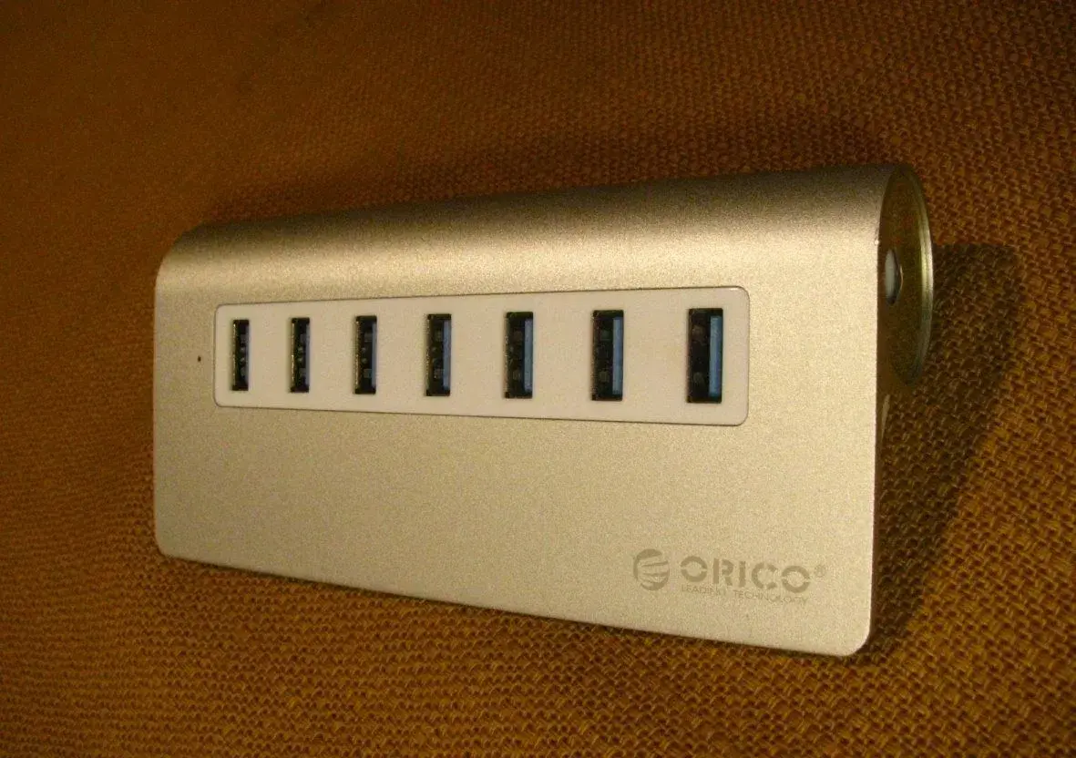 USB HUBy až 10 PORT, různé 6x , ORICO UGREEN MEDION od 50 Kč