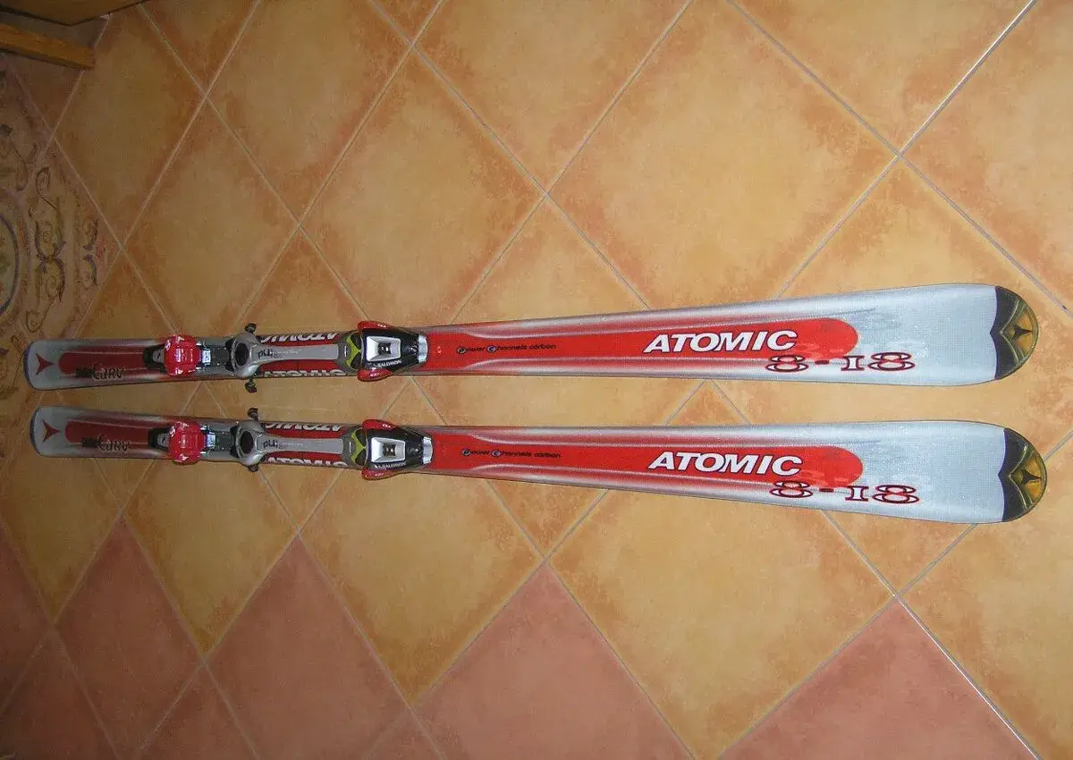 Carvingové lyže Atomic 8.18 180cm