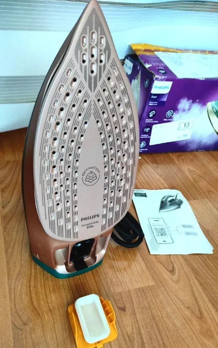 Napařovací žehlička Philips Azur 8000 Series