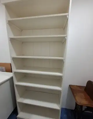 Ikea knihovna Lommarp