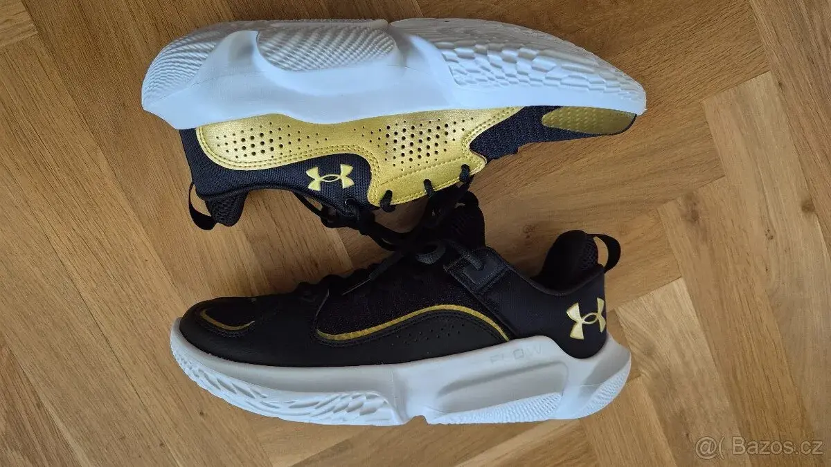 Sálové boty Under Armour Flow Futr X3, vel. 43, nové