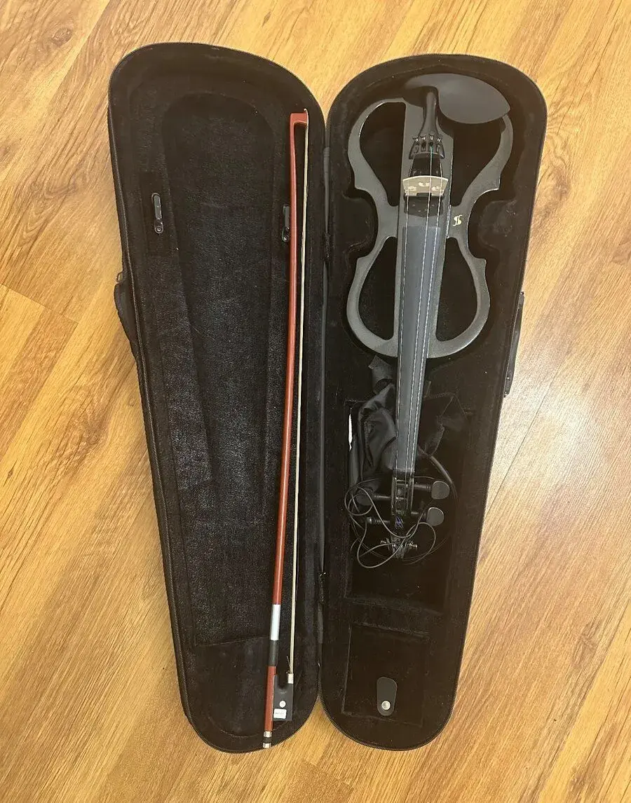 Elektrické housle Stagg EVN X 4/4 BK + Kombo Blackstar FLY 3