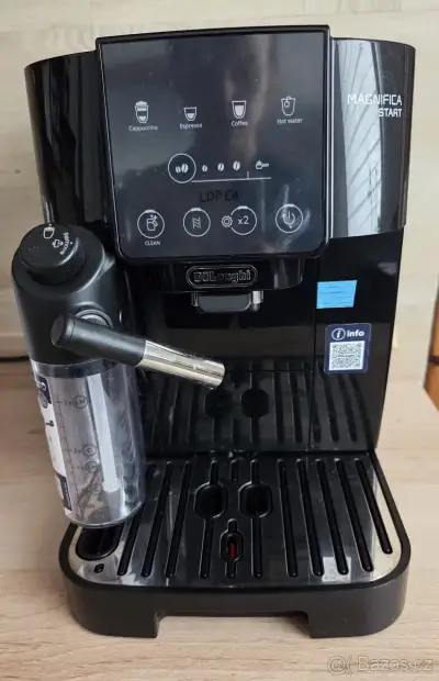 Kávovar DeLongi Masgnifica automatický