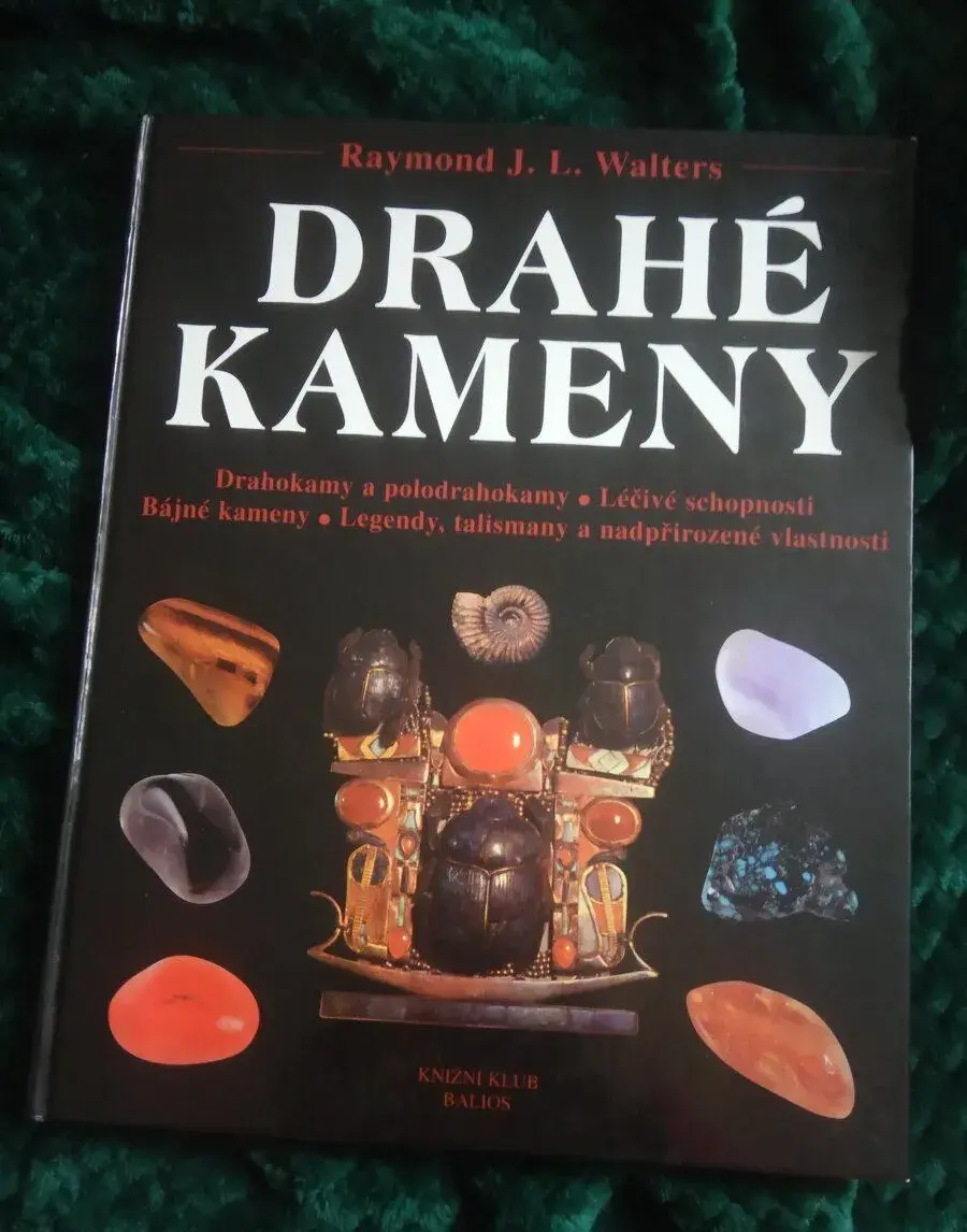 Raymond J. L. Walters: DRAHÉ KAMENY