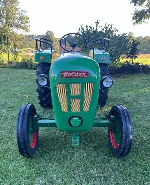 Holder B12 (1958) po renovaci - CZ SPZ, nová TK + pluh