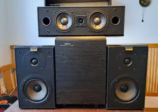 2x regálovka + centr + subwoofer JAMO