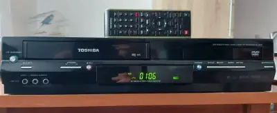 COMBO TOSCHIBA DVD/VHS/ SD 38VEKE