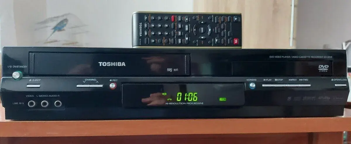 COMBO TOSCHIBA DVD/VHS/ SD 38VEKE
