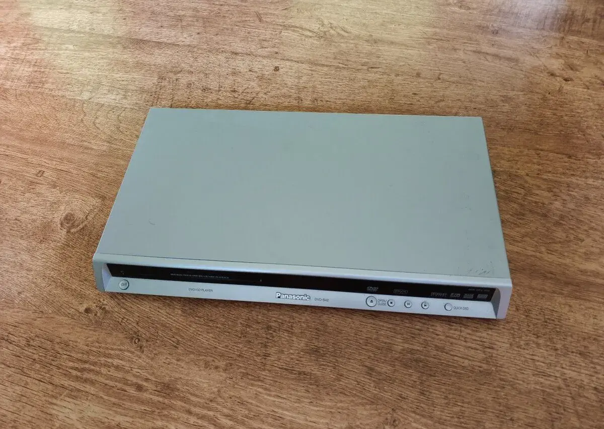 DVD přehrávač Panasonic DVD S42,čti popis