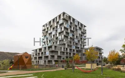 Moderní zařízený byt 2+1 s velkou terasou a parkováním – Pra