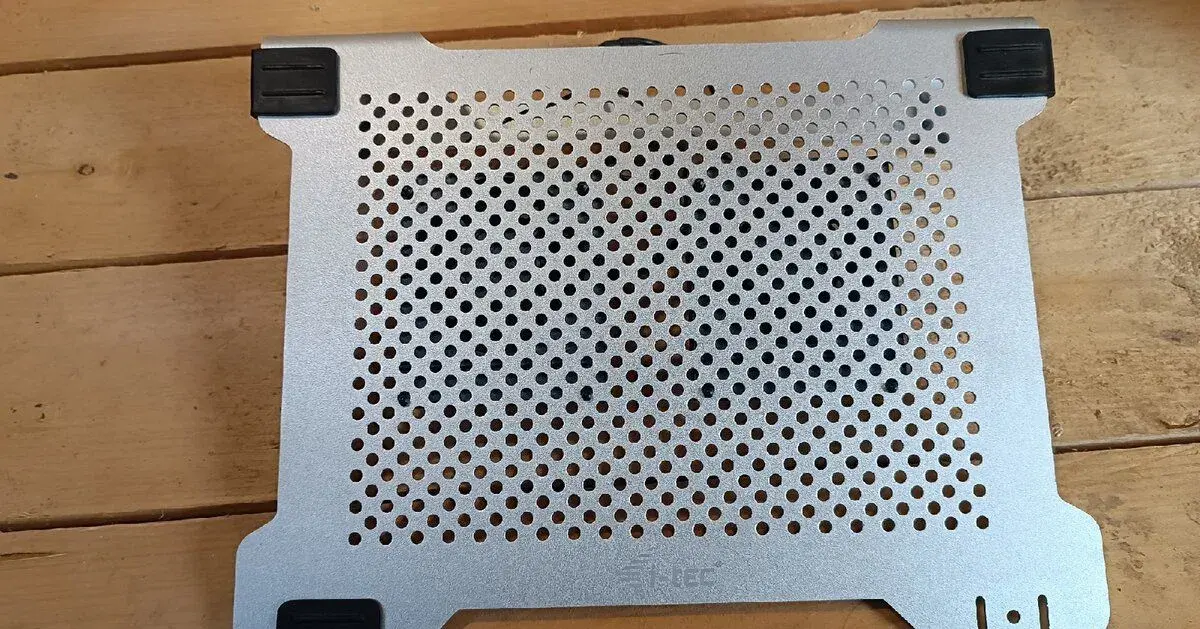 Chladič pod notebook