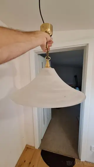 Skleněný lustr do obývacího pokoje