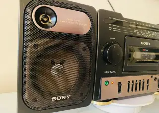 Radiomagnetofon Sony CFS-1030l, 90.léta