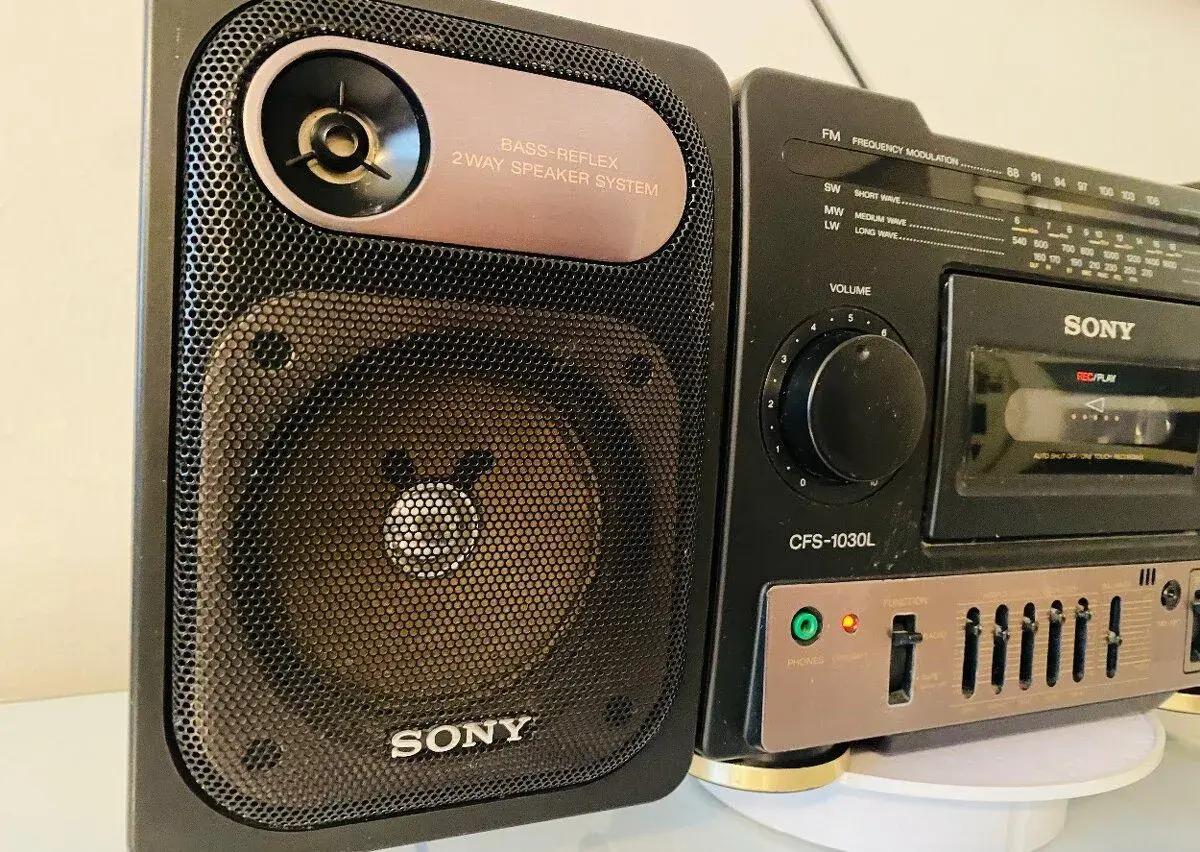 Radiomagnetofon Sony CFS-1030l, 90.léta