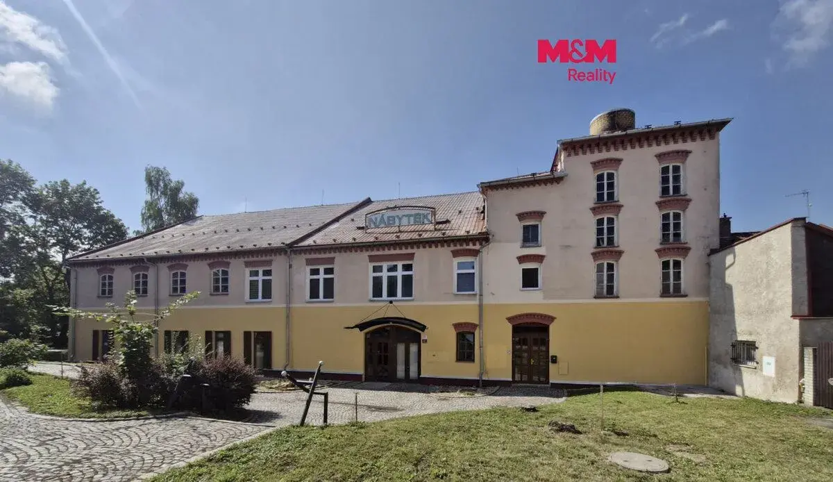 Pronájem obchodního objektu,695 m², Svitavy,ul.náměstí Míru