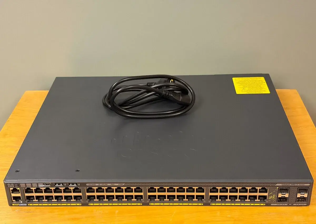 Cisco Catalyst WS-C2960X-48LPS-L | 48x PoE+ | 4x 1G SFP | L2