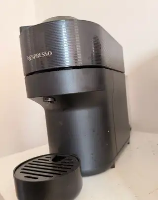 Kávovar Nespresso Vertuo, v záruce.