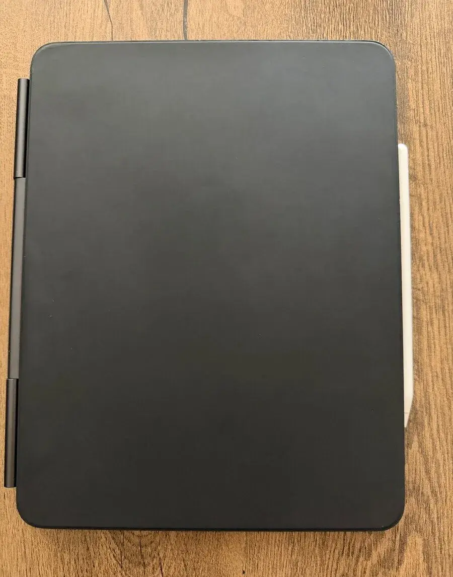 iPad Pro m5 13 wifi+cellular 256+apple keyboard+ Apple Penci