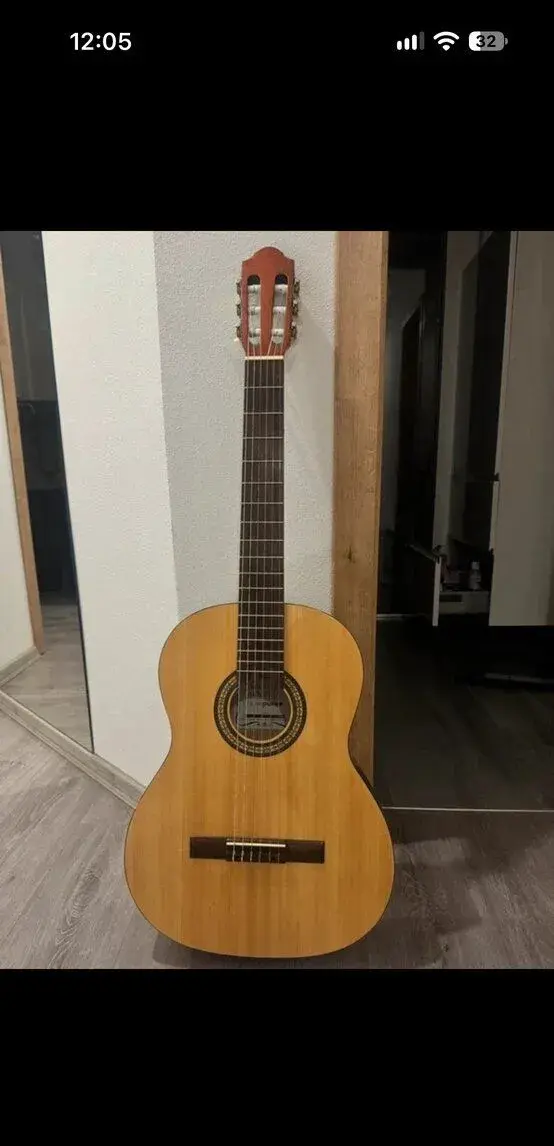 Kytara miguel almería 4/4