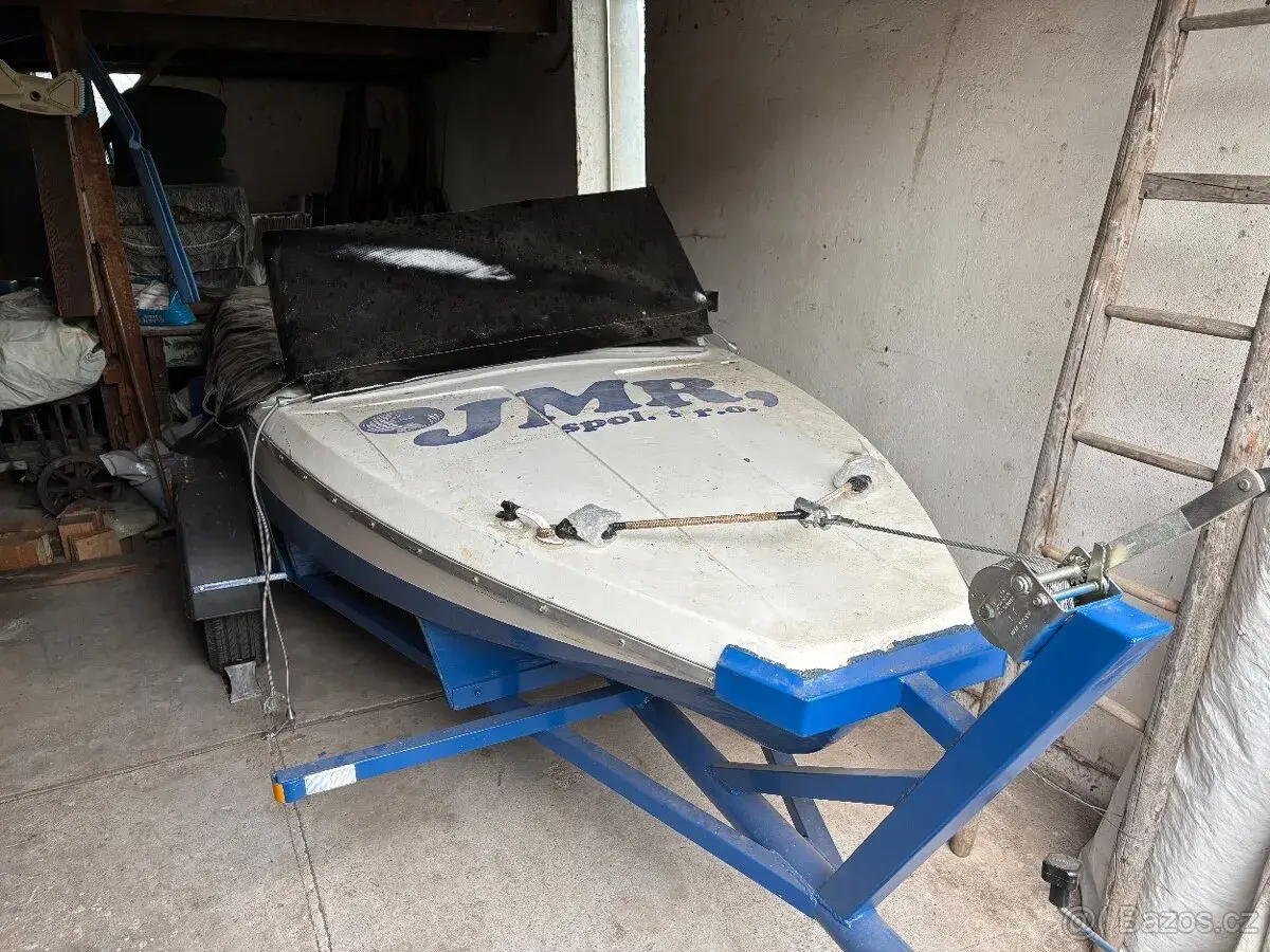 Loď Sport 25