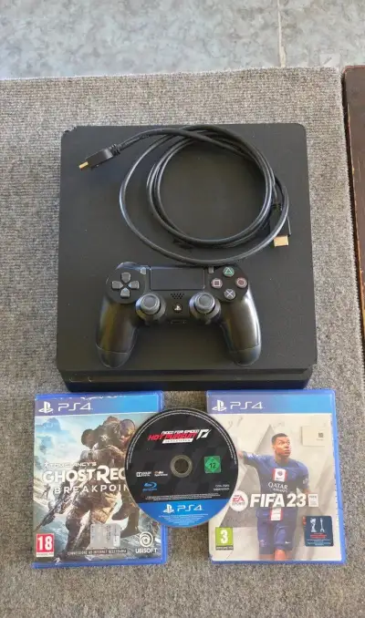 Playstation 4 500 GB, Slim