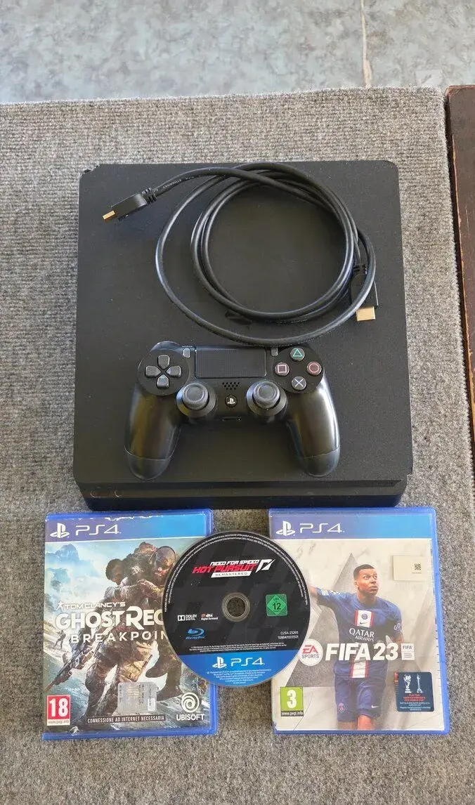 Playstation 4 500 GB, Slim