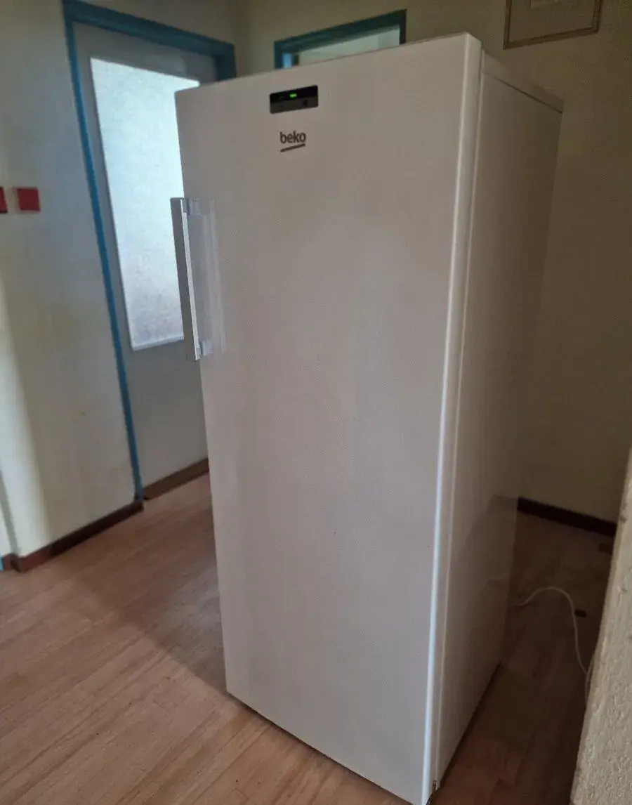 Šuplíková mraznička Beko RFSA240M33W - 215 I