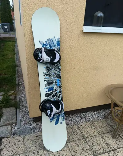 Snowboard zn. BURTON 157 cm, s originál vázáním.