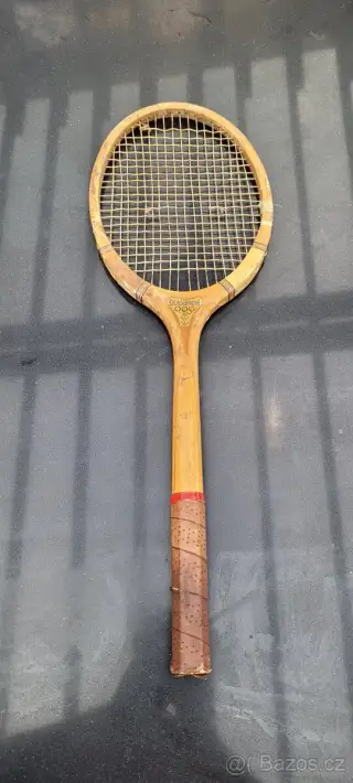 Stará tenisová raketa