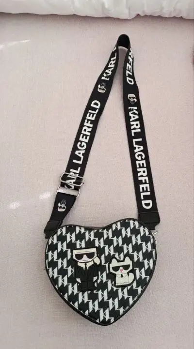 Kabelka crossbody Karl Lagerfeld