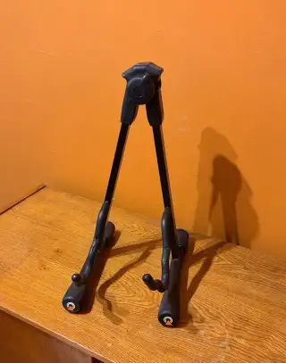 Kytarový stojan Bespeco KANGAU