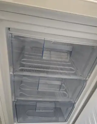 mrazák Amica s výškou 85cm