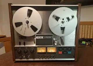 Kotoučový magnetofon TEAC A-2300SX, super stav