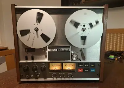 Kotoučový magnetofon TEAC A-2300SX, super stav