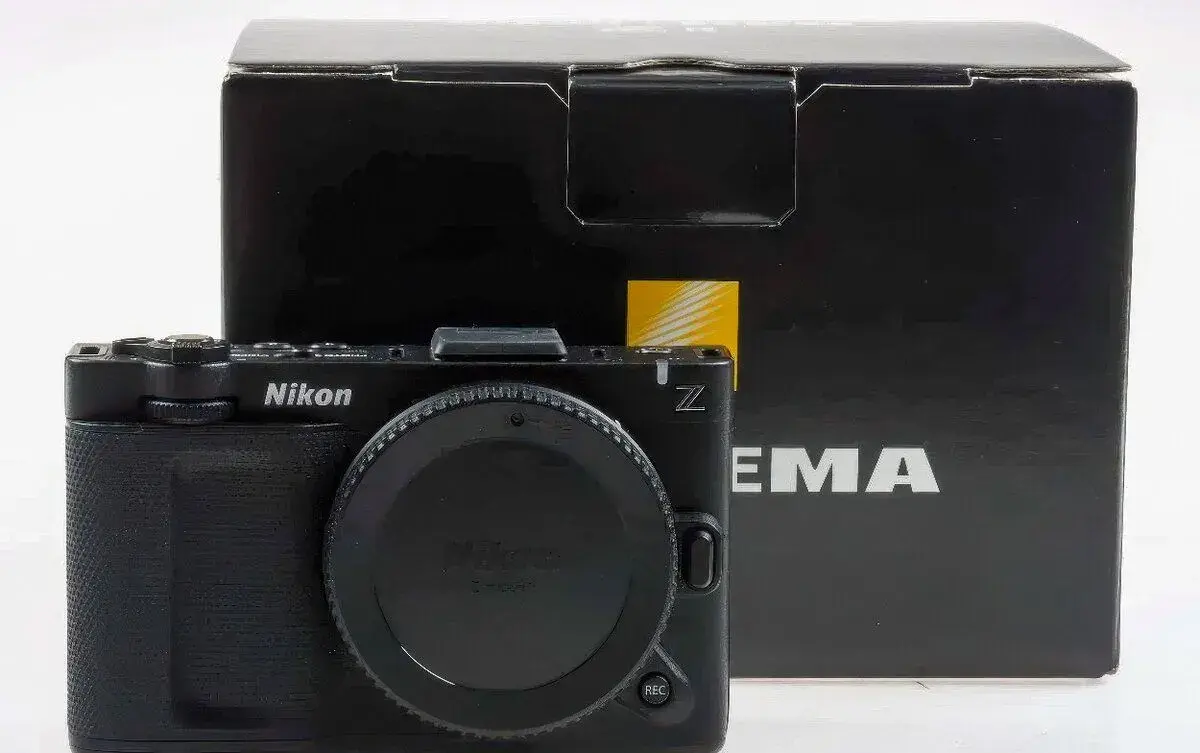 NIKON ZR