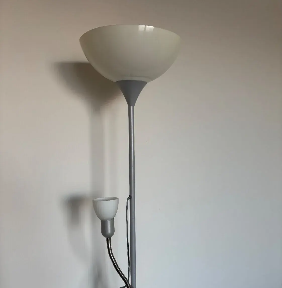 Stojící lampa