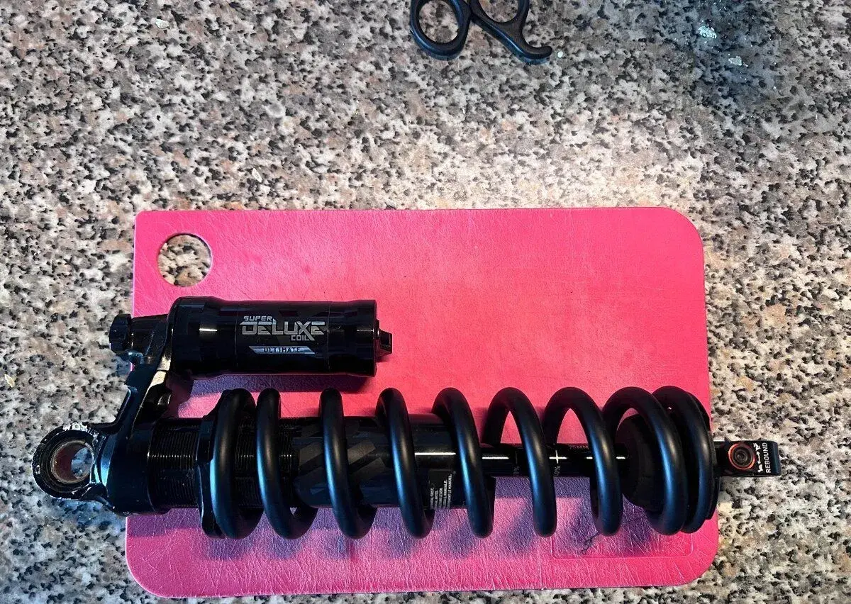 Tlumič rockshox 250x75
