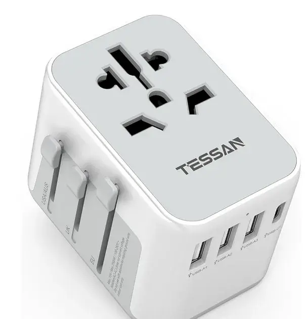 Mezinárodní cestovní adaptér/nabíječka