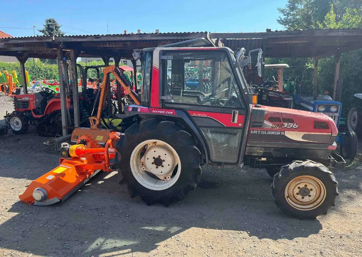 Mitsubishi MT 336 D , 4x4 + mulčovač s posuvem EFM 145