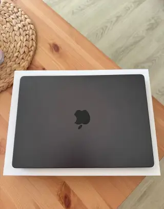 MacBook Pro M5 / 16GB Ram / 512gb
